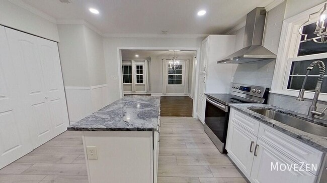 Building Photo - 1200 Dresden Dr W