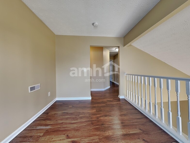 Building Photo - 1342 Shannon Ln