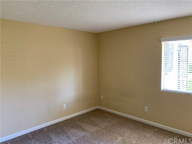 Building Photo - 17042 Pinehurst Ln