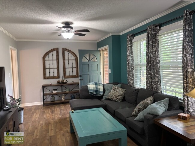 Building Photo - Charming Easley 3/2 Coming Available!