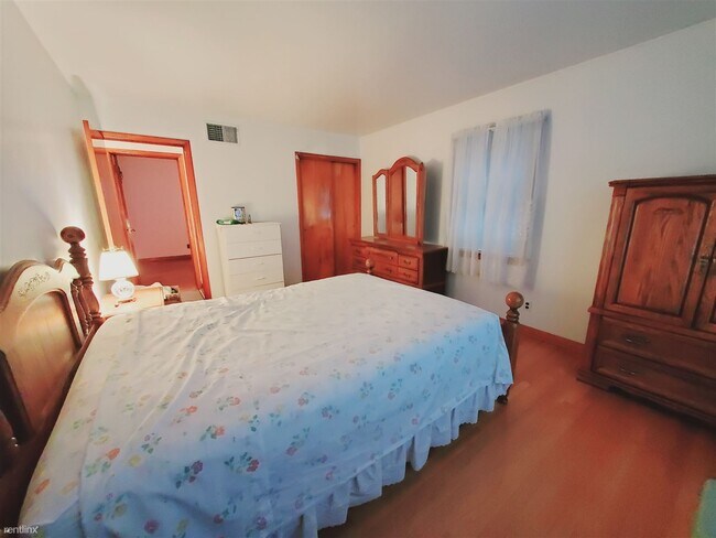 Building Photo - 2 br, 1 bath Condo - 131 Hamilton Ave Unit 1
