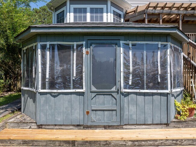 Building Photo - 645 Riva Ridge Rd