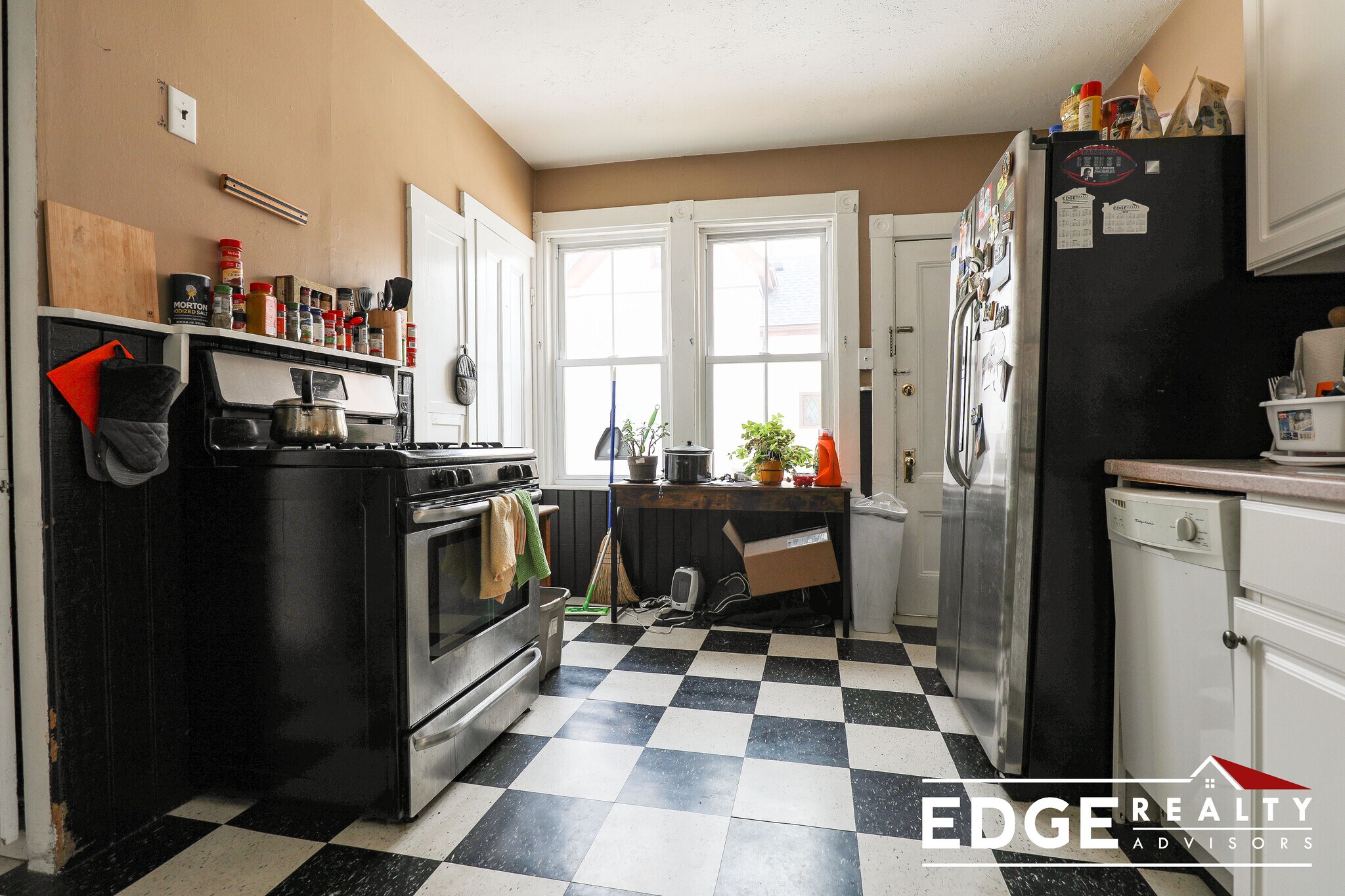 Building Photo - 11 Frederika St