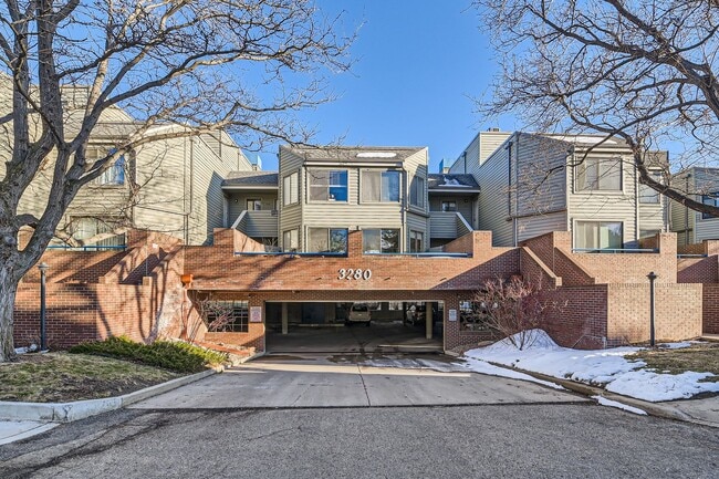 Building Photo - Urban Oasis: Cozy Furnished 1 BDR in Boulder