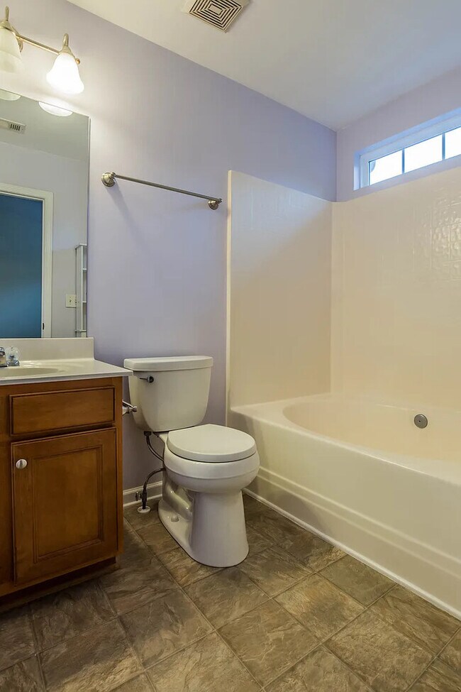 Building Photo - 303 Huck Ct