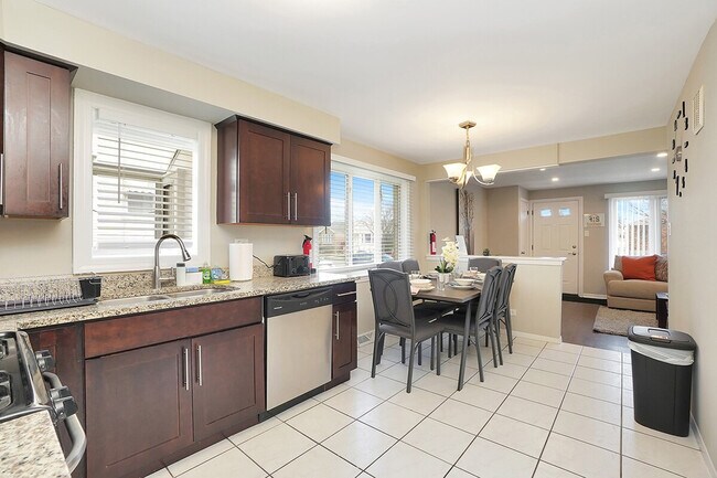 Building Photo - 6121 S Narragansett Ave