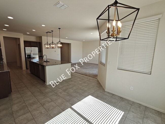 Building Photo - 5525 W Lazy Farm Dr