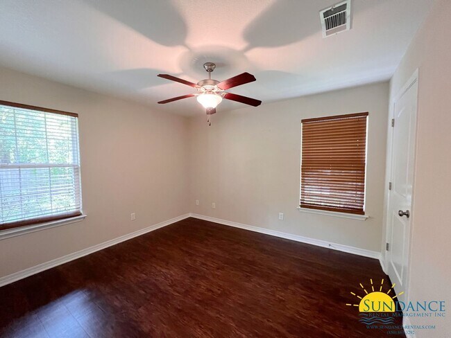 Building Photo - Immaculate 3 Bedroom Santa Rosa Beach Home!