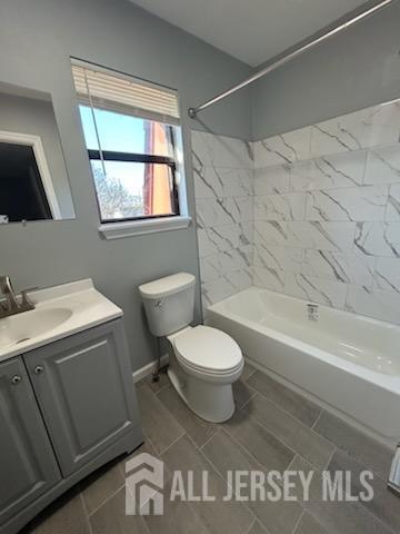 Building Photo - 212 N Oaks Blvd