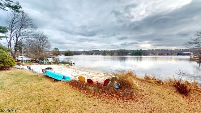 Building Photo - 420 A Lake Shore N