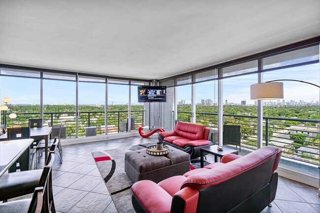 Building Photo - 1720 Harrison St