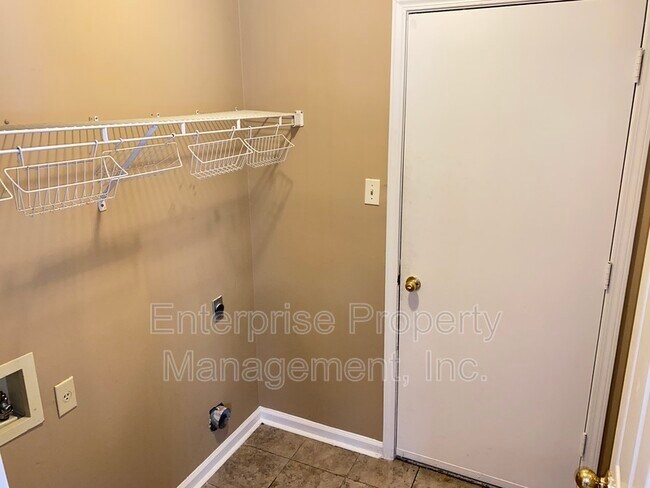 Building Photo - 4444 Longtree Cove