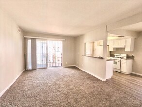 Building Photo - 1405 E Vegas Valley Dr