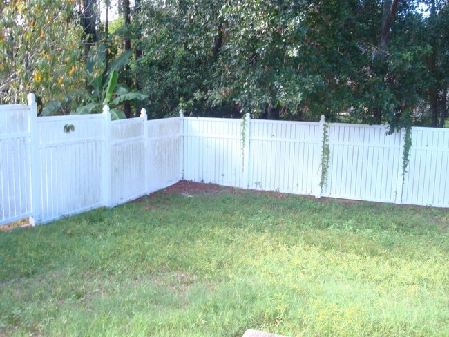 Building Photo - 7501 Cliff Cottage Dr