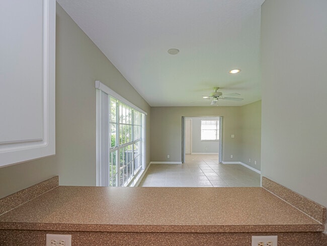 Building Photo - 922 Pirate Cove Ln