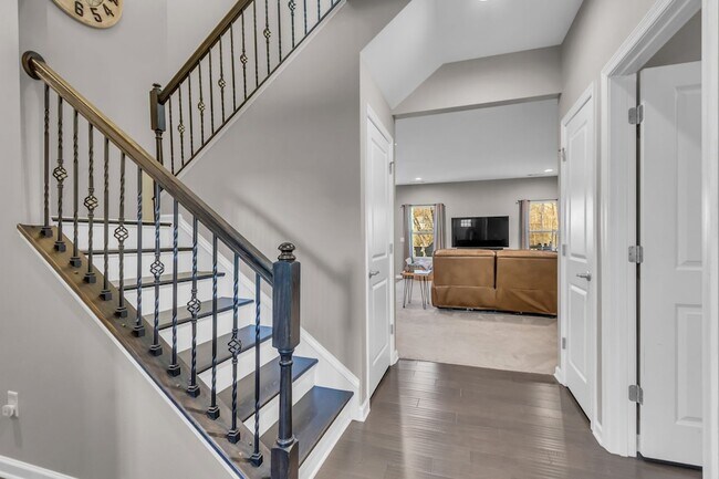 Building Photo - 6930 Wellsford Ln