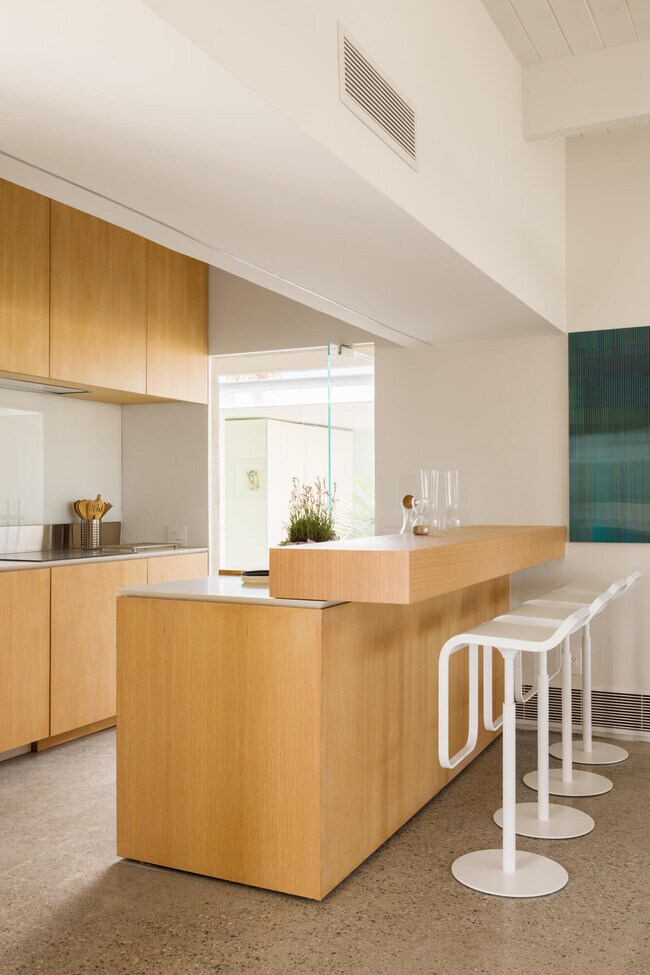 Building Photo - 483 Sandpiper St