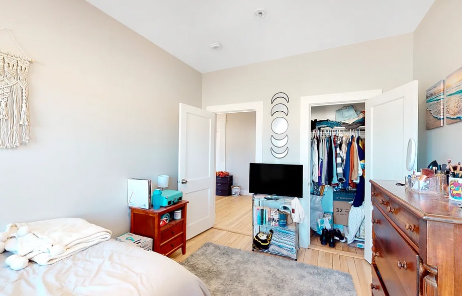 Building Photo - 1284 Commonwealth Ave