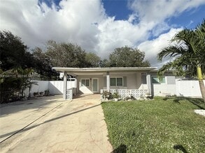 Building Photo - 5715 Arthur St