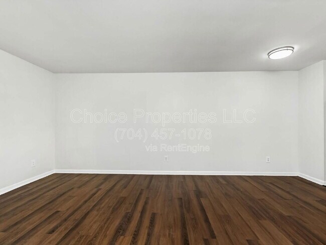 Building Photo - 2611 Holton Ave