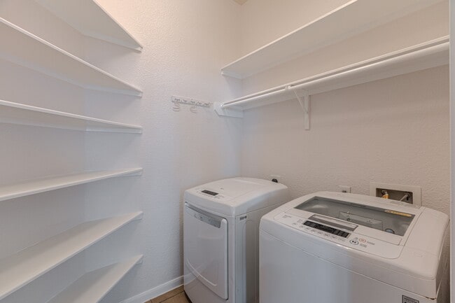 Building Photo - 15443 Lady Shery Ln