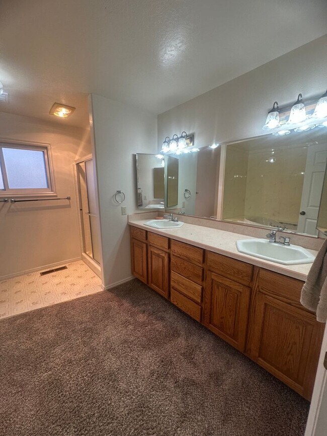 Building Photo - Charming Ranch Farmhouse in St. George – Spacious & Serene!