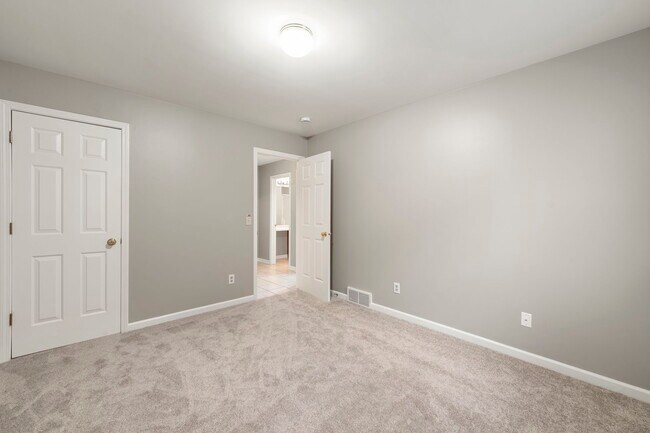 Building Photo - 1493 Stonefield Dr