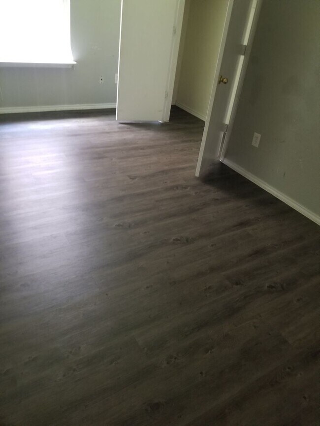 Building Photo - 2354 Mission View