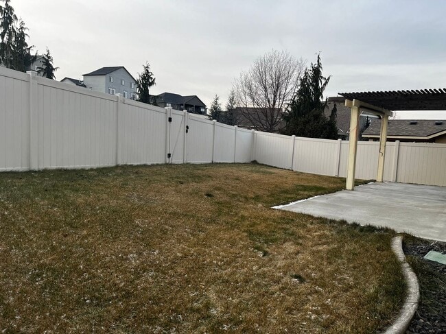 Building Photo - 1447 Azalea Ave