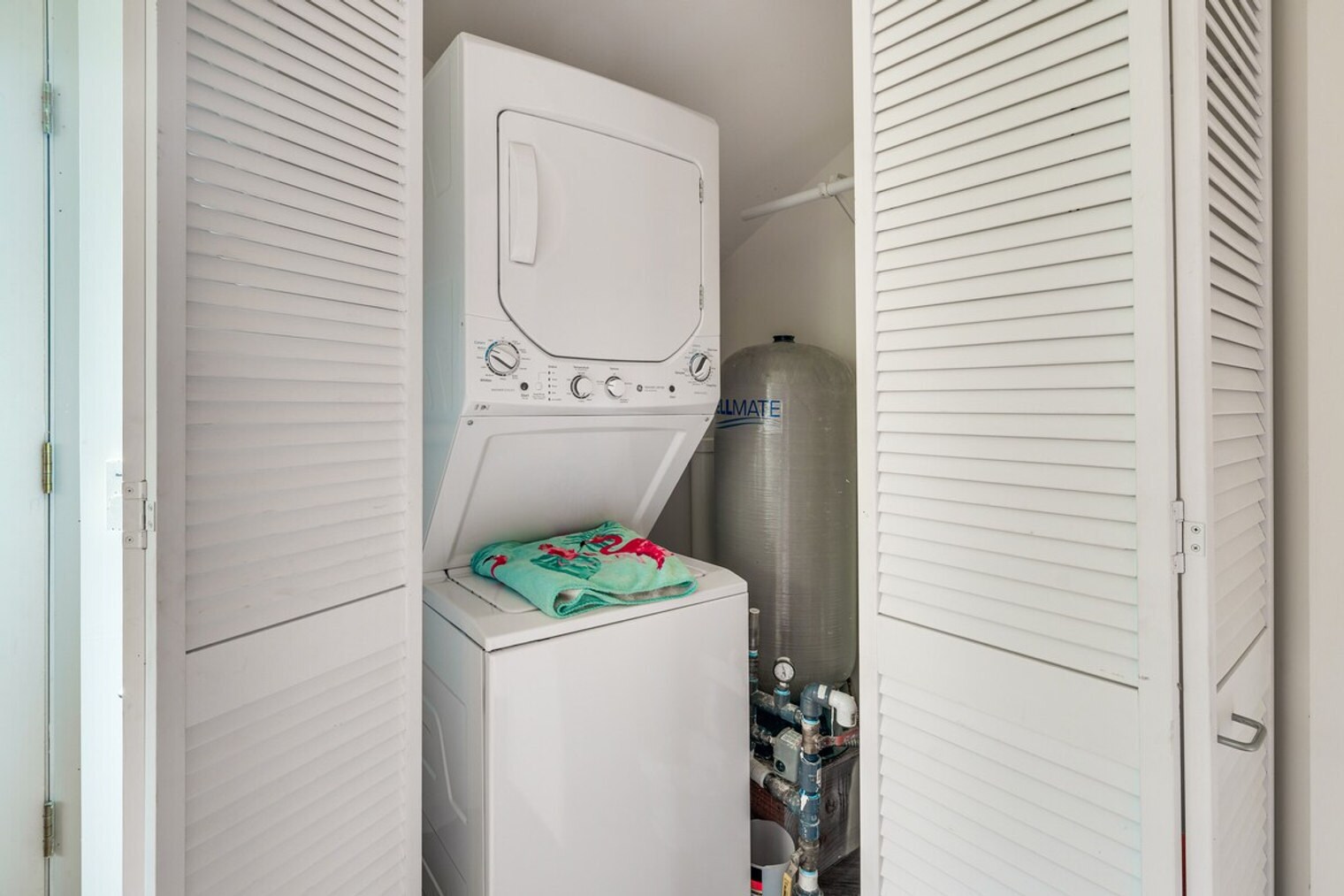 Building Photo - 35831 N Cedar Is