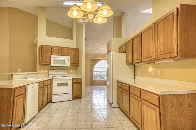 Building Photo - 805 Crossbow Dr