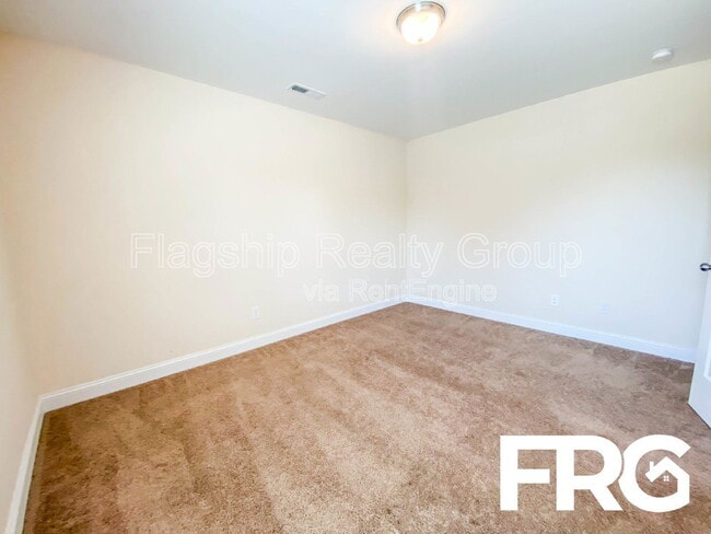 Building Photo - 112 Quail Hollow Dr
