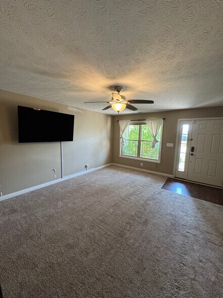 Building Photo - 2835 Atlas Dr