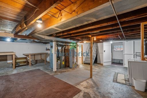 Building Photo - A beautiful 3 bed and 1 bathroom house for rent