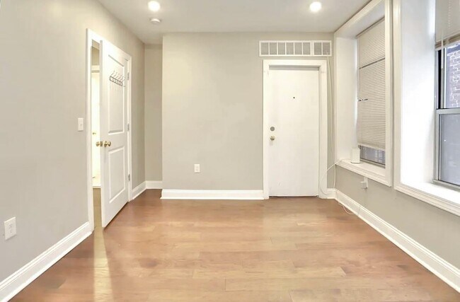 Building Photo - 2866 John F. Kennedy Blvd