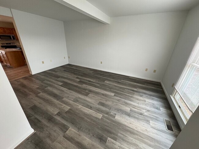 family room - 1048 Dual Pl