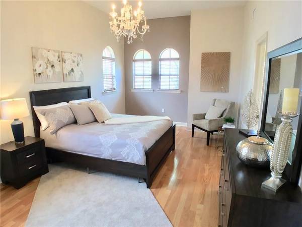 Building Photo - South Moody Townhome