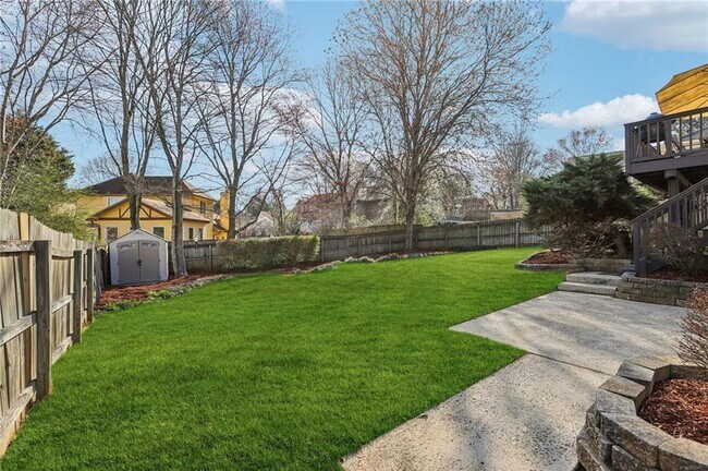 Building Photo - 10475 Willow Meadow Cir