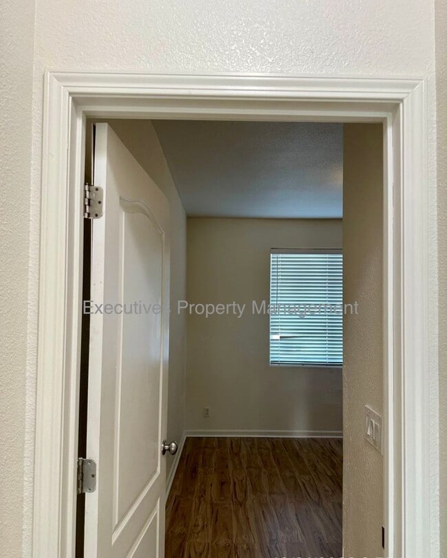 Building Photo - 182 Oleander Dr