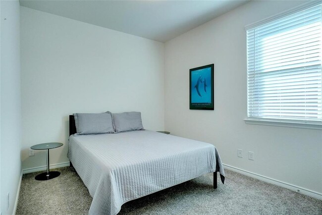 Building Photo - 2325 Brightstone Dr