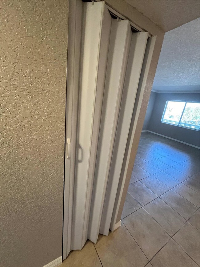 Building Photo - 2020 NE 56th St