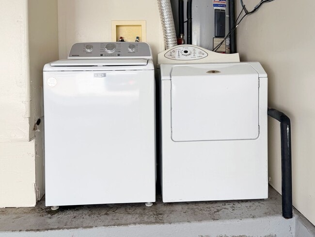 Building Photo - Stunning 3-bedroom and 2.5-bathroom Townhouse (Located in Mariner Place, Ewa Beach, HI) Move in S...