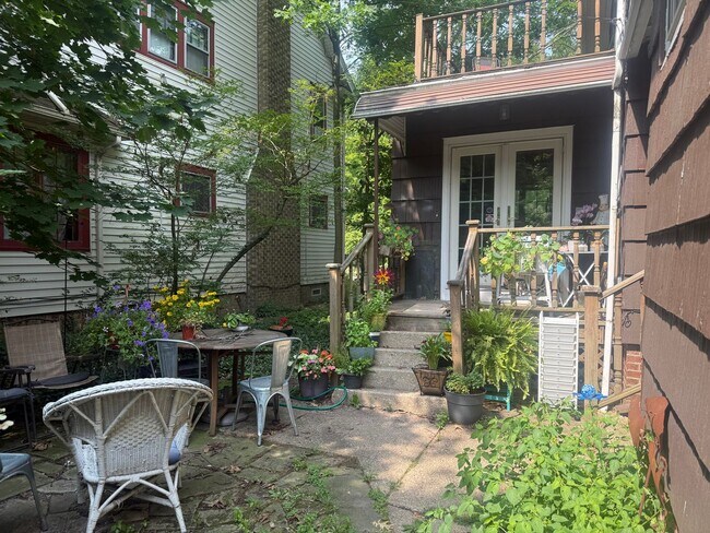 Building Photo - 2425 Demington Dr