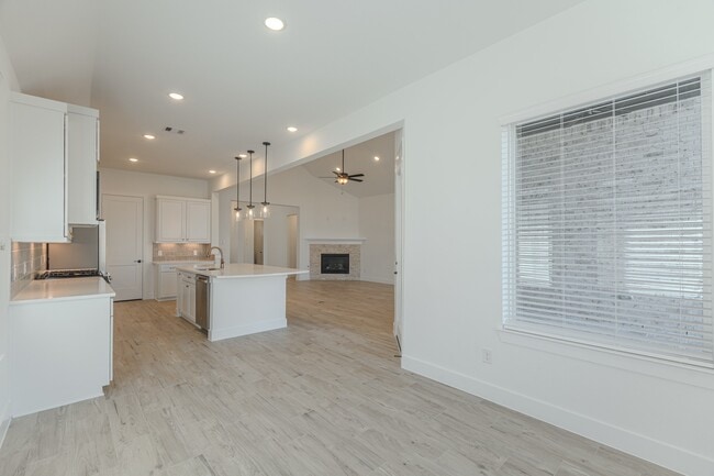 Building Photo - 9721 Roaring River Fls Ln