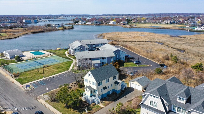 Building Photo - 47 Valentine St