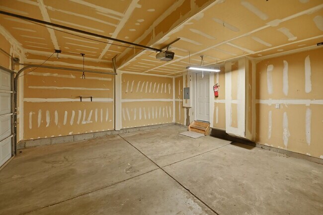 Building Photo - $2,670.95 - 2-bed. 2.5-bath Townhome in Westminster with In Unit Laundry!