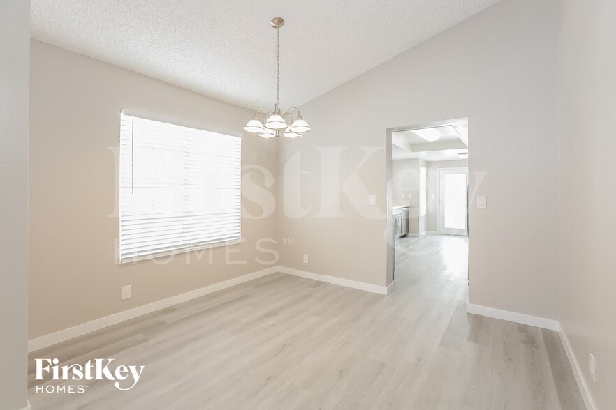 Building Photo - 3336 Surfline Dr