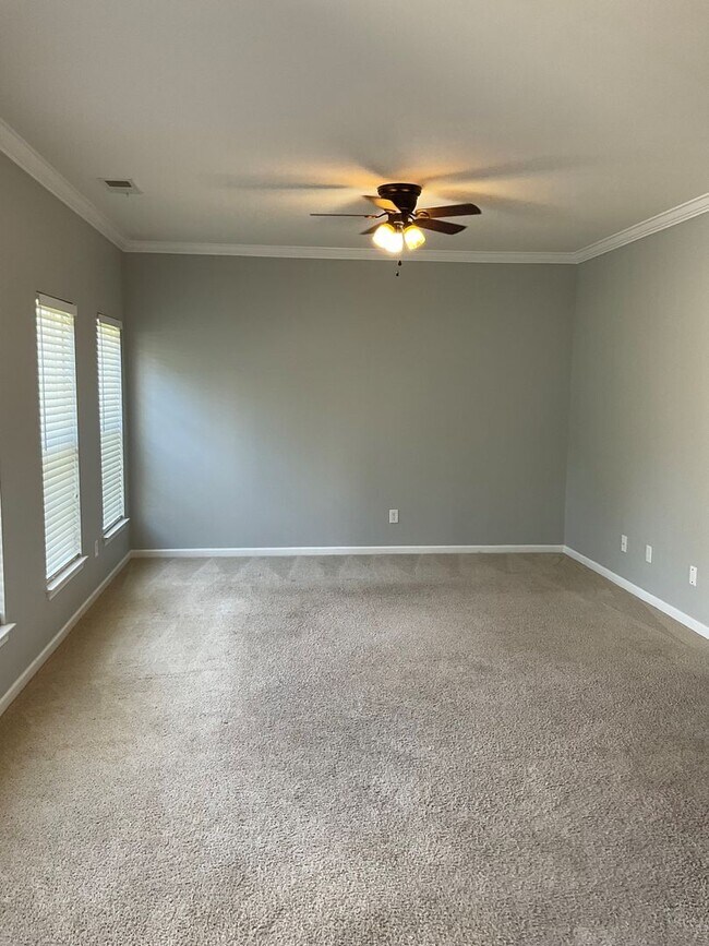 Building Photo - Beautiful 4BR Home In Bethesda Oaks !