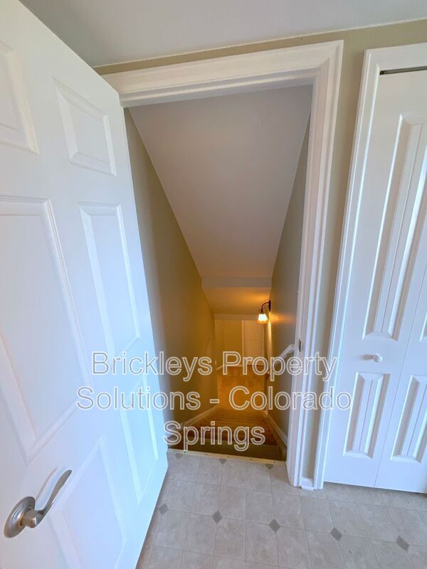 Building Photo - 7168 Prairie Wind Dr