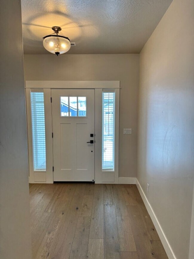 Building Photo - 3844 Arena Dr